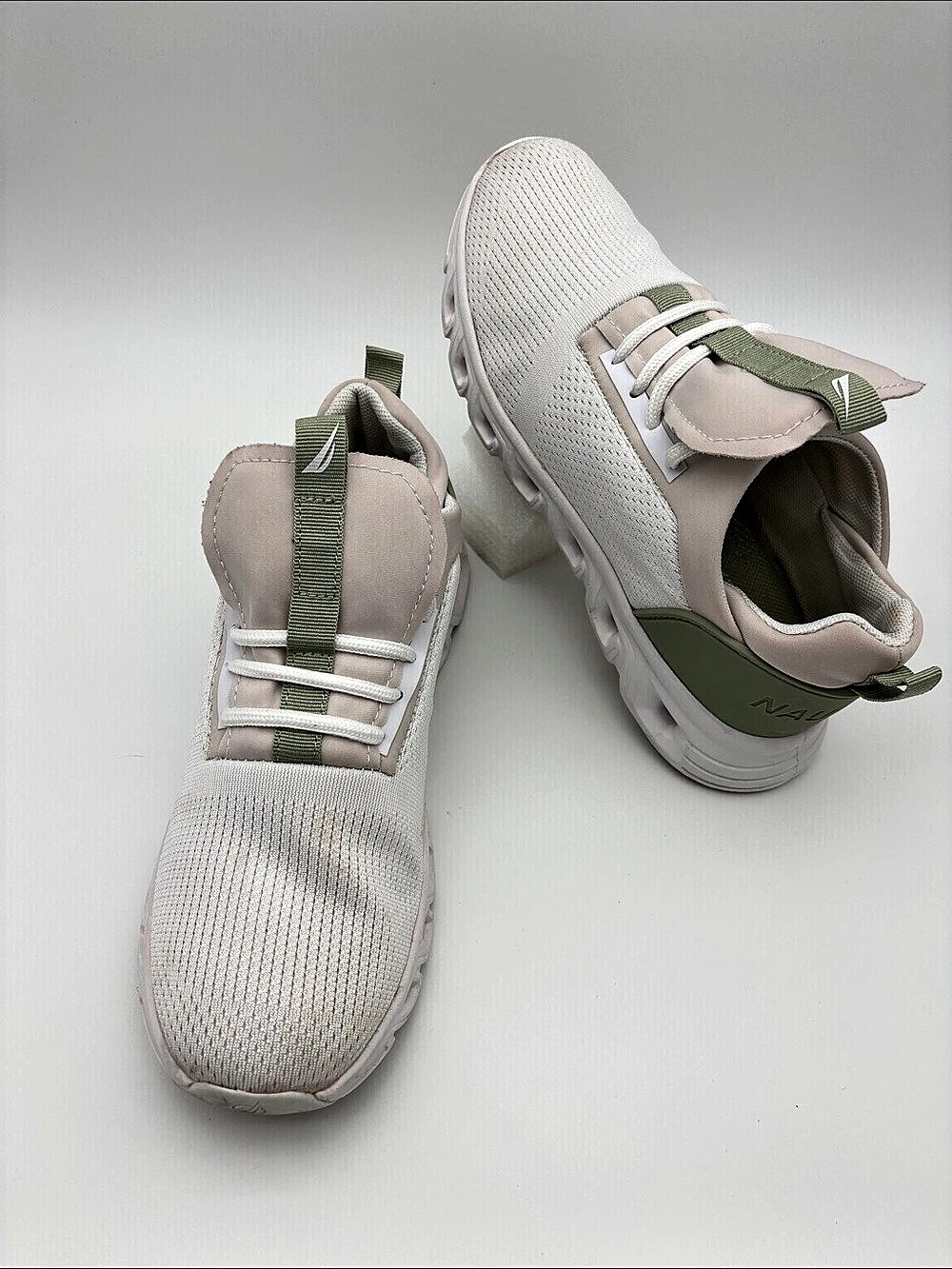 Nautica Chiatica Athletic Sneakers White & Sage Green Womenβs 8.5 #801